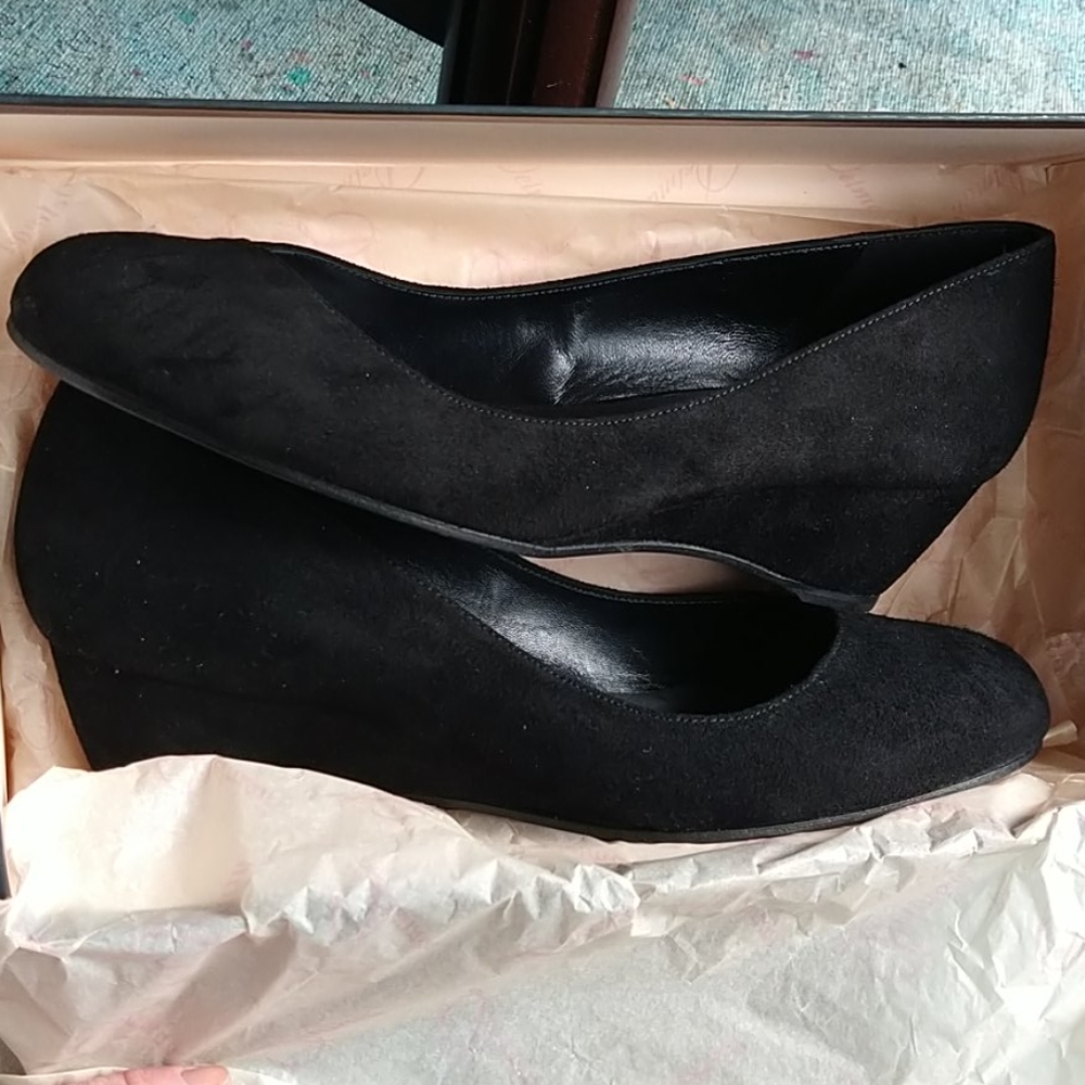 Delman New york suede wedge heels NWT